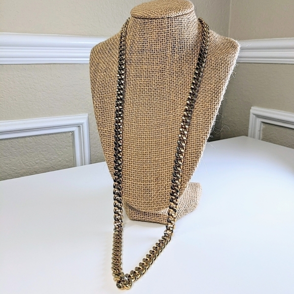 Gold Chain-link 15" Necklace - Picture 2 of 4